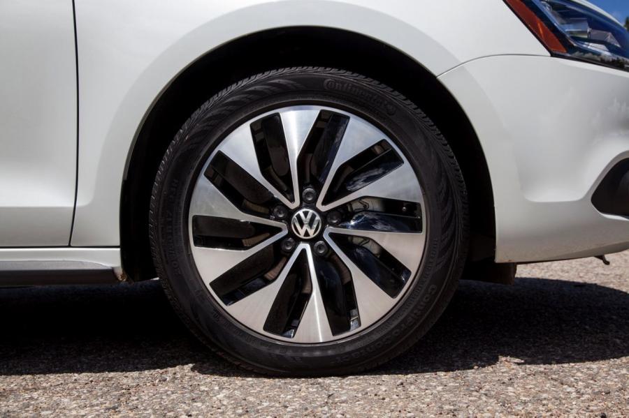  Volkswagen Jetta Hybrid 2012 года  (фото 60 из 133)